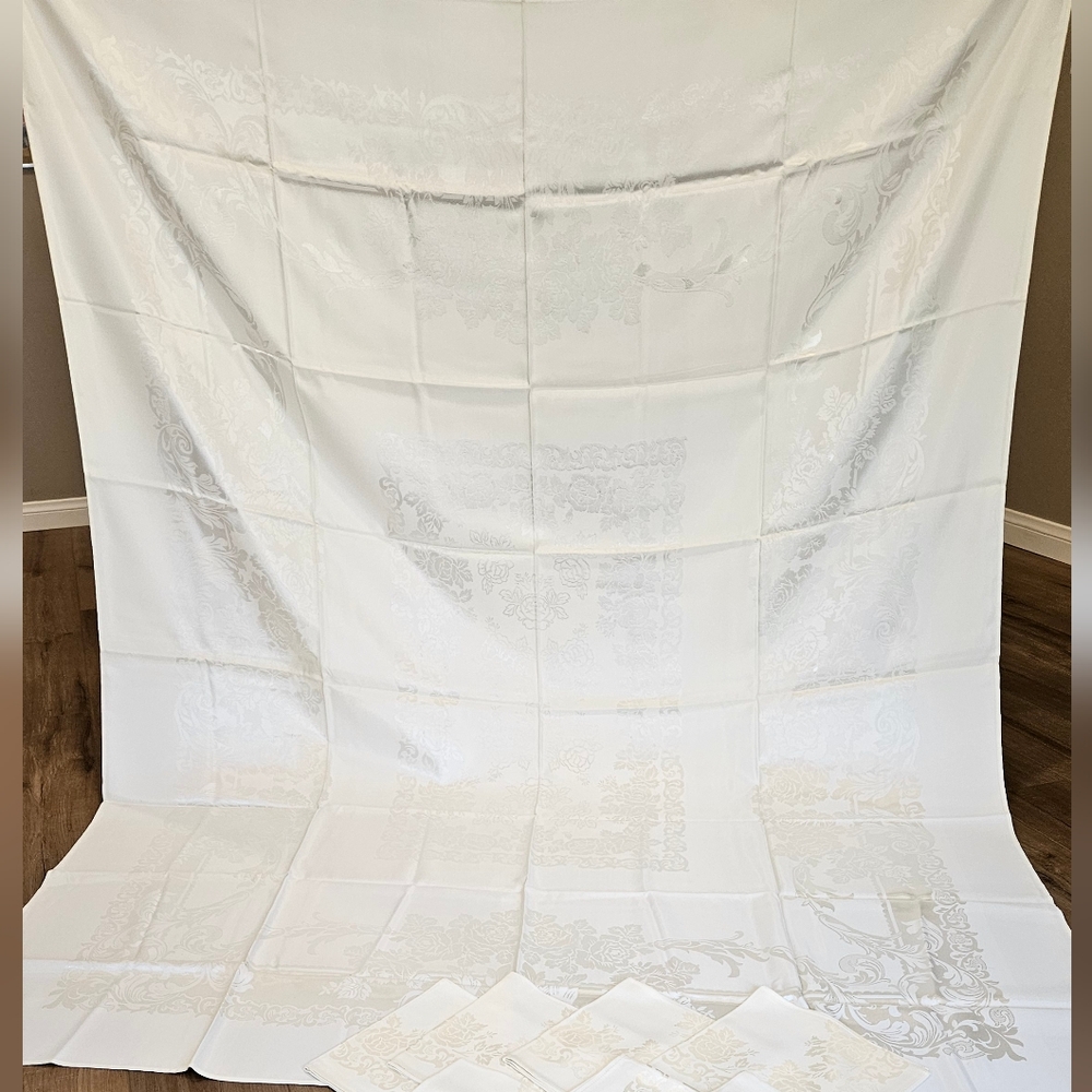 Vintage Ivory Damask Tablecloth Set